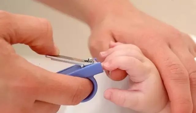 剪指甲很简单? 其实大部分人都剪错了! 很多人剪完指甲后痛苦不堪!